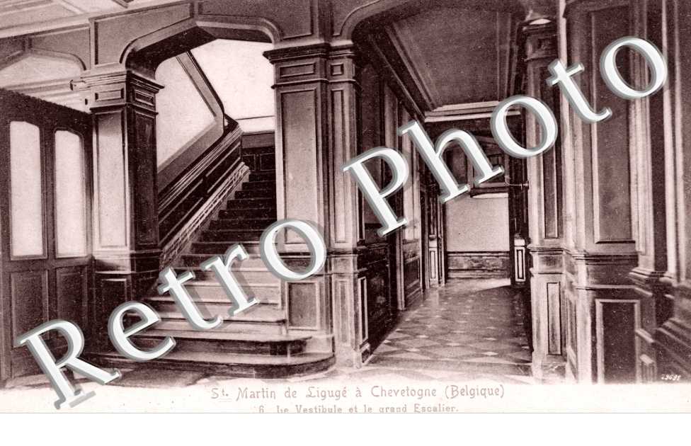 Vestibule et le grand ecalier - Saint Martin de Luguge
