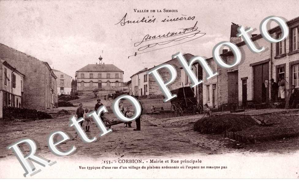 mairie et rue principale