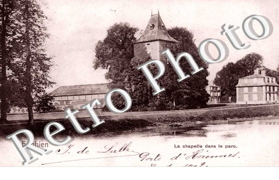 La chapelle dans le parc