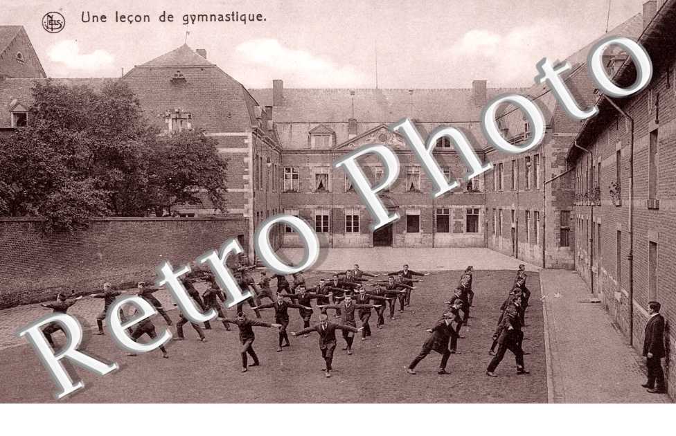 Etablissement de Saint Roch, lecon de gymnastique