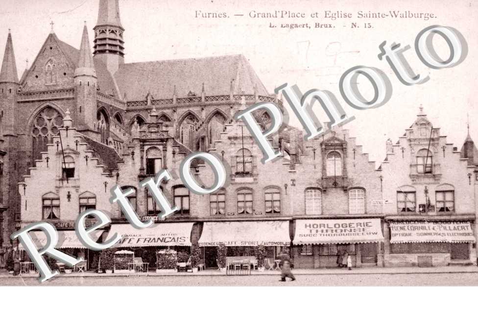grande place et eglise Sainte Walburge