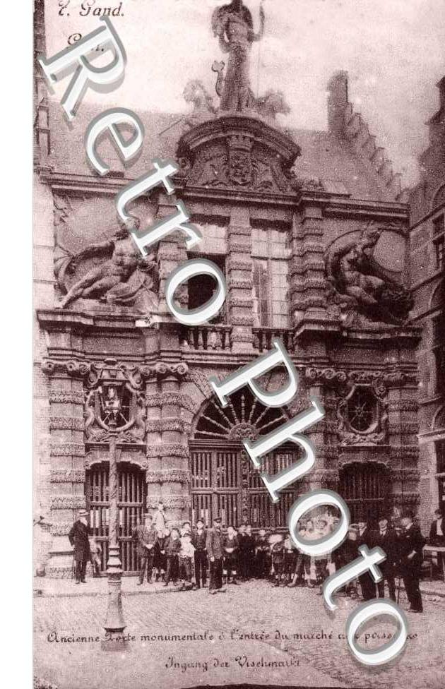 ancienne porte monumentale de l'entree du marche aux poissons