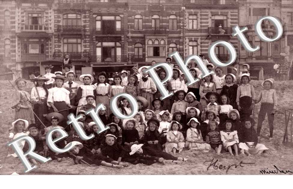 Heyst-sur-Mer, enfants sur la plage