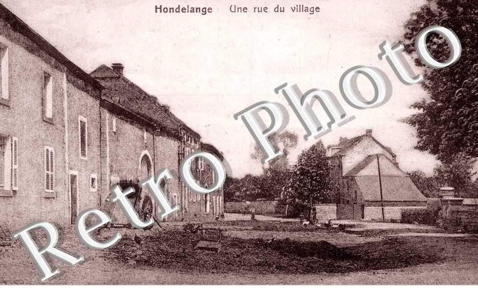 une rue du village