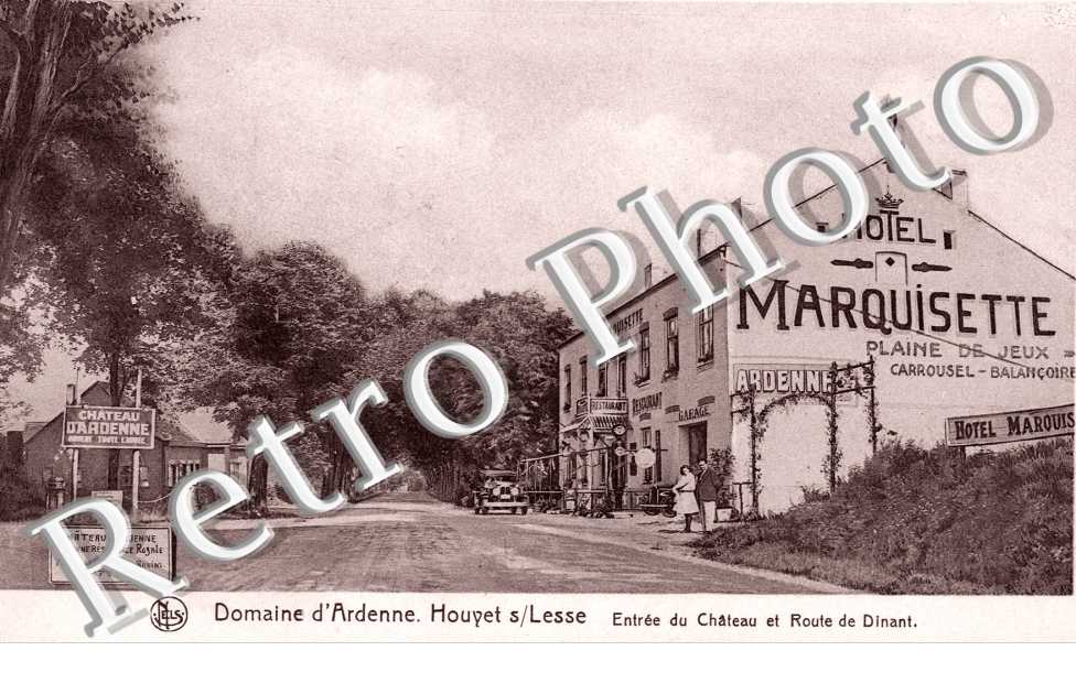 entree du chateau et route de Dinant