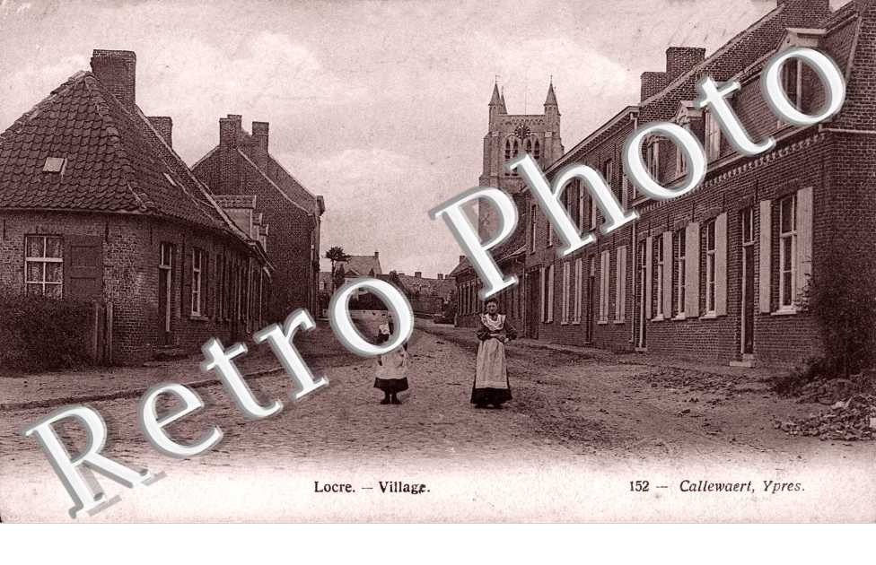 Locre, Village