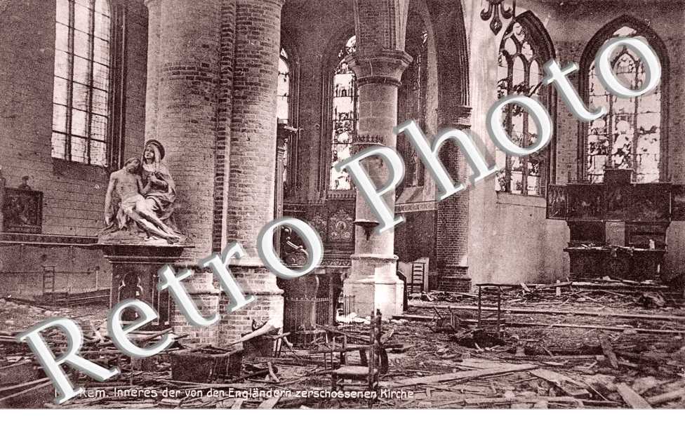 Interieur de l'Eglise Bombardee