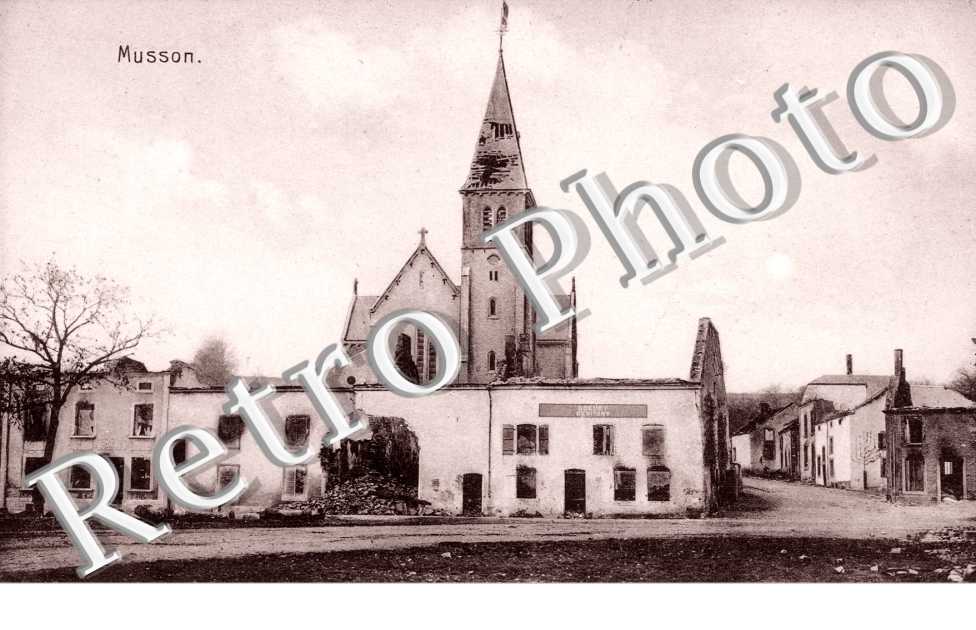Une rue et Eglise