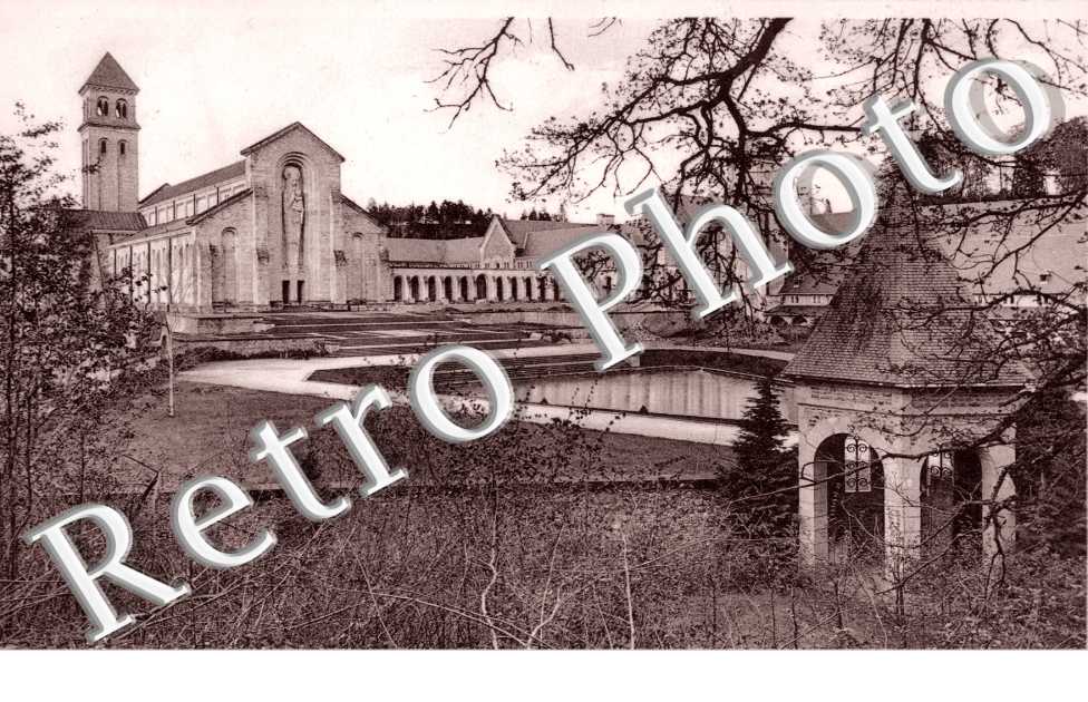 abbaye Notre-Dame d'Orval, la cour d'honneur et la basilique