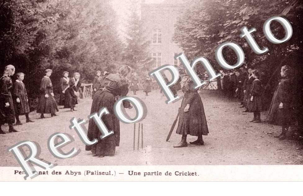 pensionnat des Abys, une partie de cricket