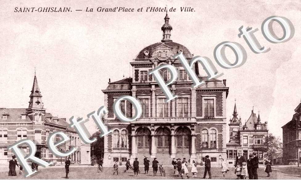 la Grand'Place et l'hotel de ville