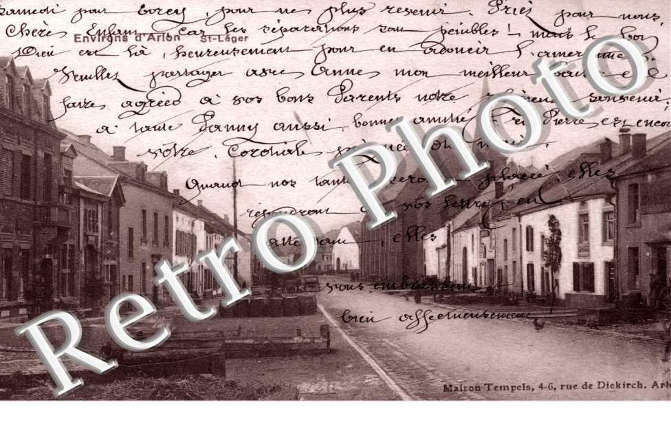 ( une rue du village )
