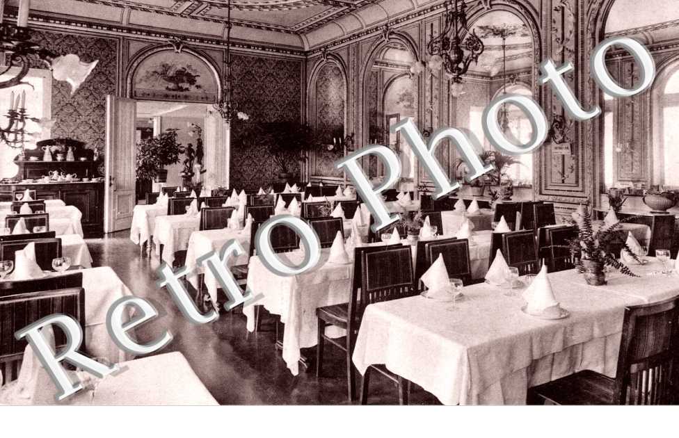 Une Salle a Manger d''Hotel