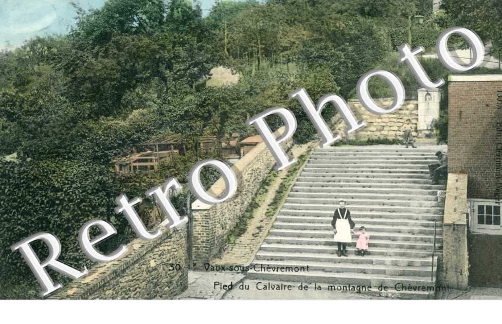 pied du calvaire de la montagne de Chevremont