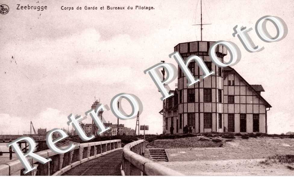corps de garde et bureaux de pilotage