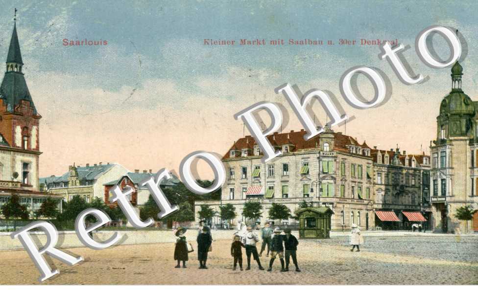 Kleiner Markt mit Saalbau
