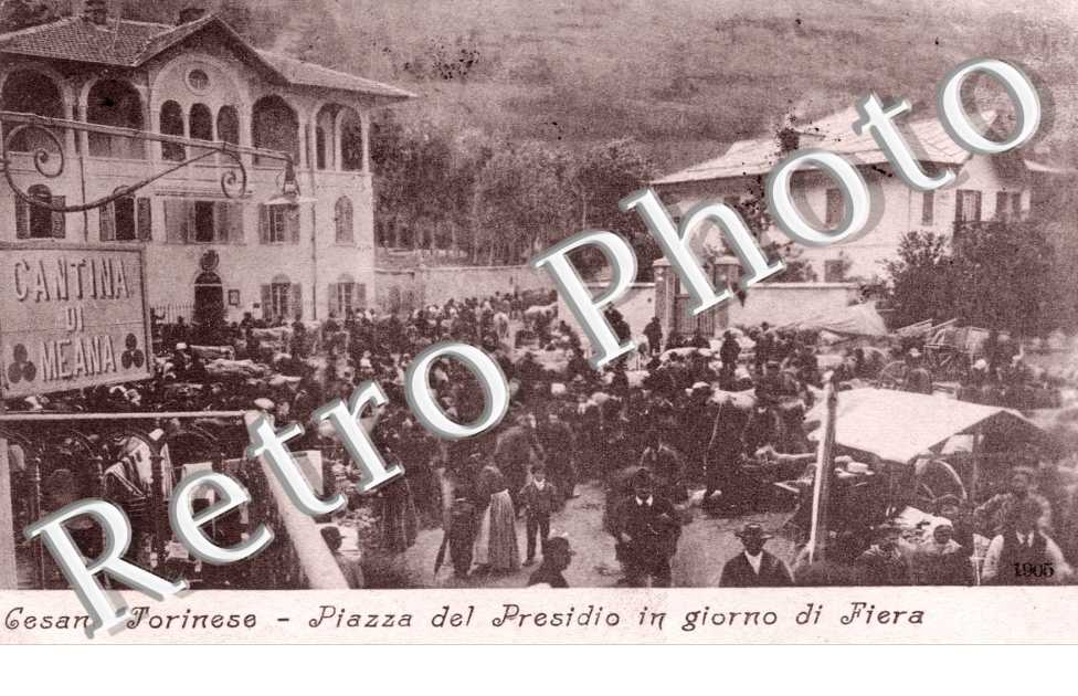 Cesana Torinese Piazza del Presidio in giorno di Fiera