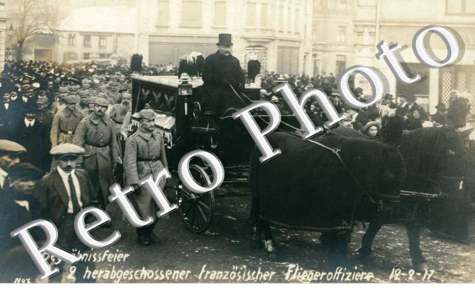 Begranissfeier 2 Herabgeschossener franzosischer Fliegeroffiziere 12-2-17