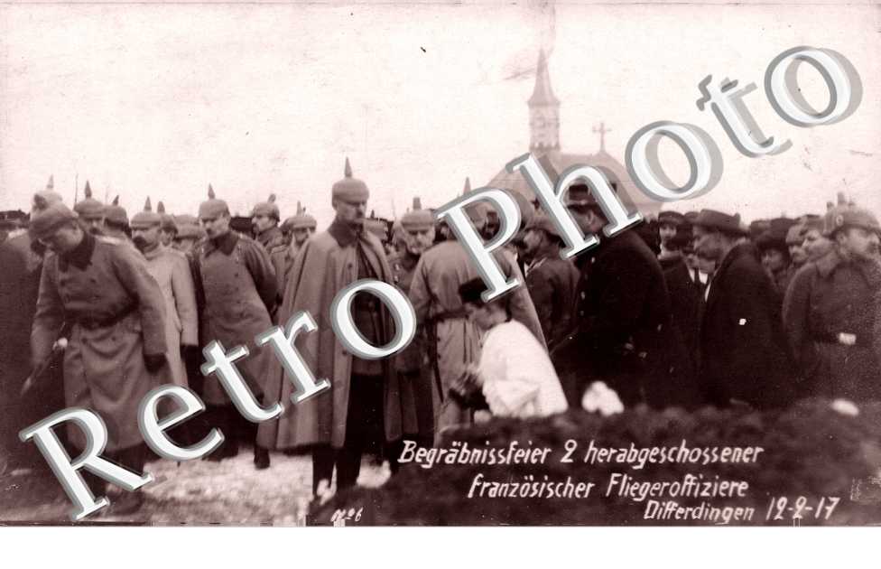 Begranissfeier 2 Herabgeschossener franzosischer Fliegeroffiziere 12-2-17