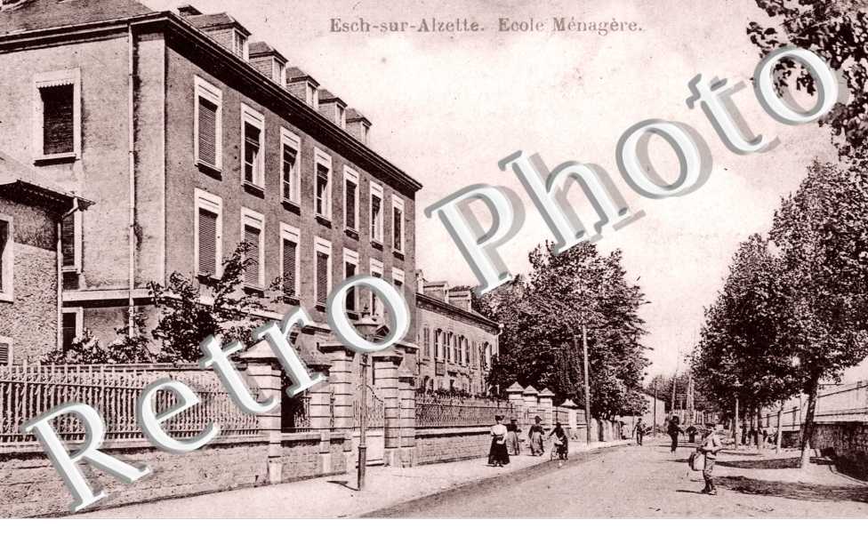 Ecole Menageee
