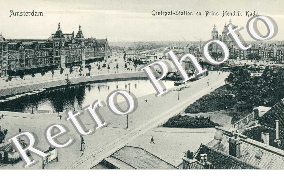 Central Station. en Prins Hendrik Kade.  La Gare