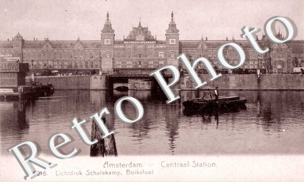 Central Station. Lichtdruk Schalekamp Buiksloot. La Gare
