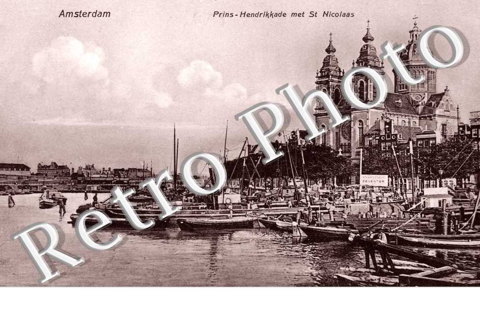 Prins Hendrikkade met St. Nicolaaskerk