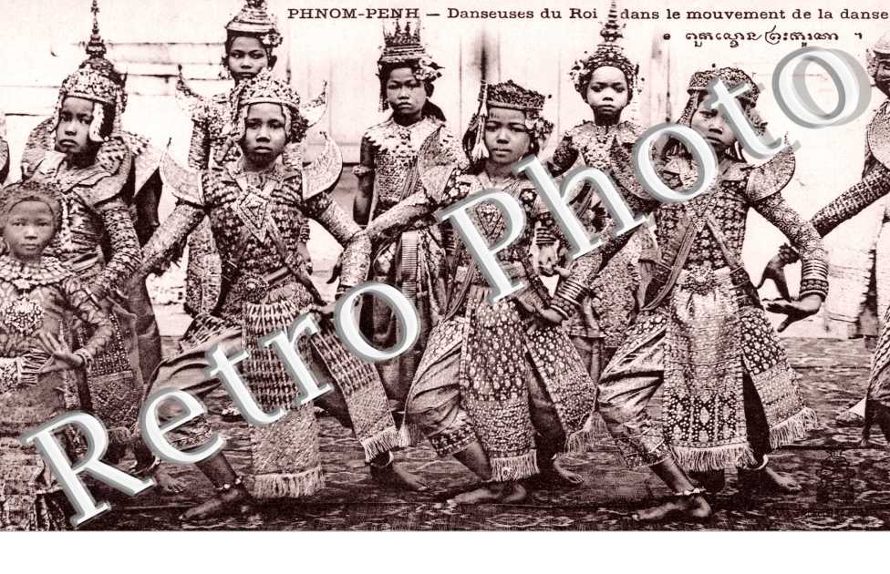 Danseuses du Roi dans le mouvement de la Danse