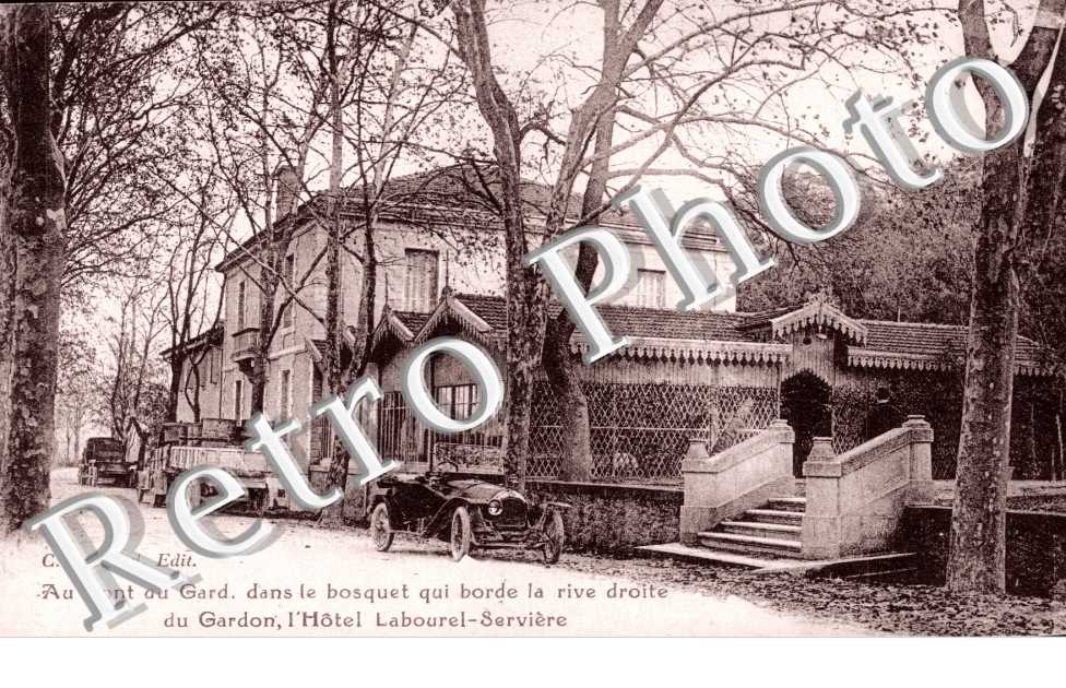 au pont du gard (Gardon - Hotel Labourel-Serviere)