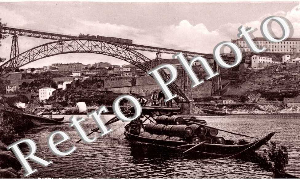 Ponte Maria Pia e barco rabelo