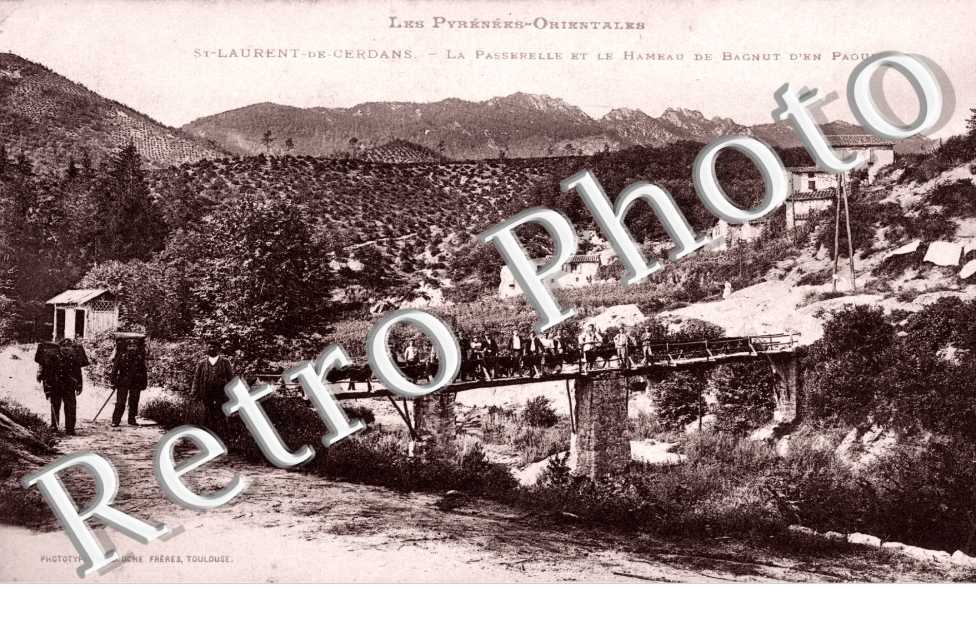 La passerelle et le hameau de Bagnut d'en Paouly