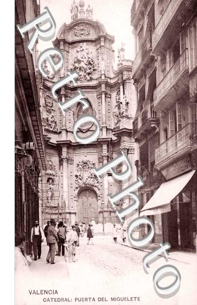 Catedral - Puerta del Miguelete