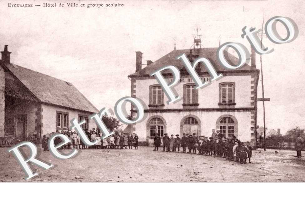 Hotel de Ville et Groupe Scolaire