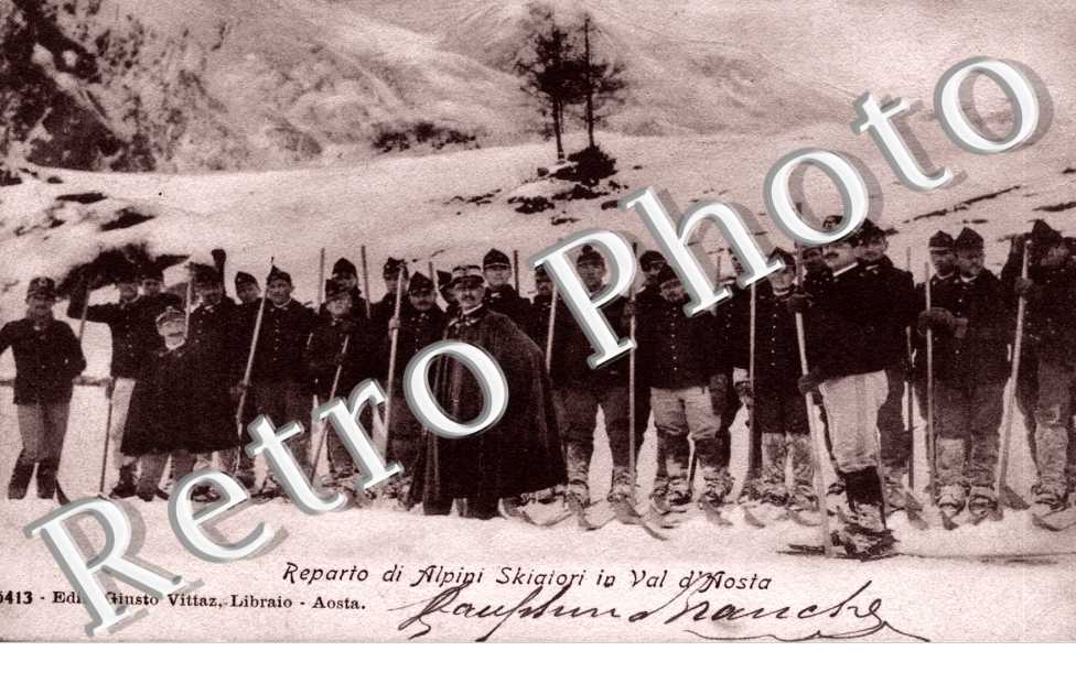 reparto di alpini skiatori