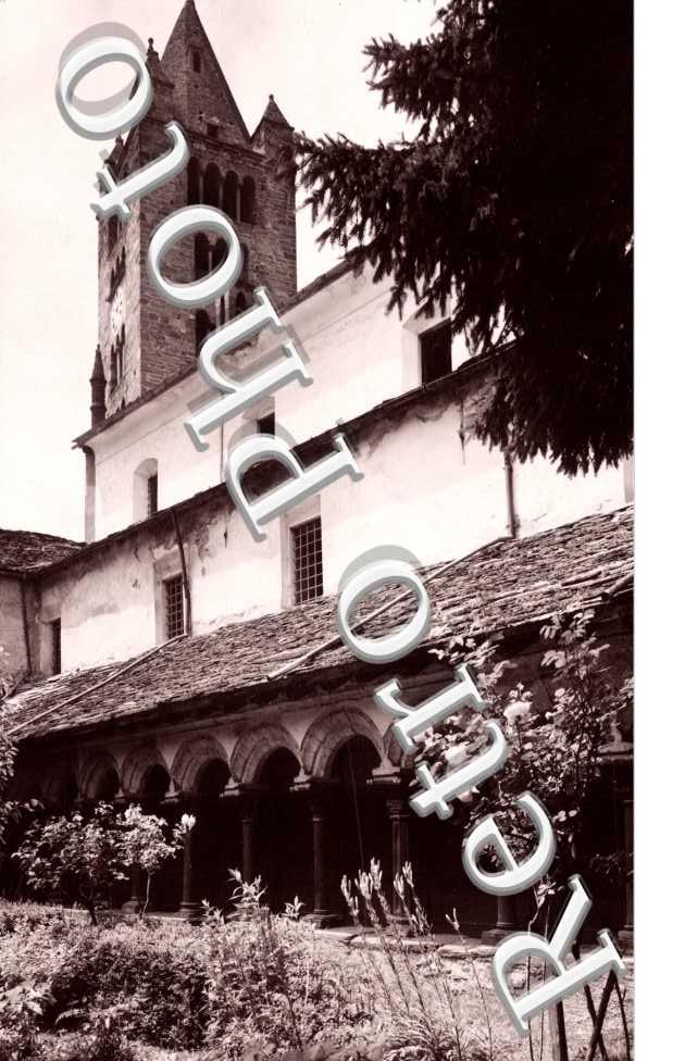 chiostro e campanile della chiesa di S. Orso