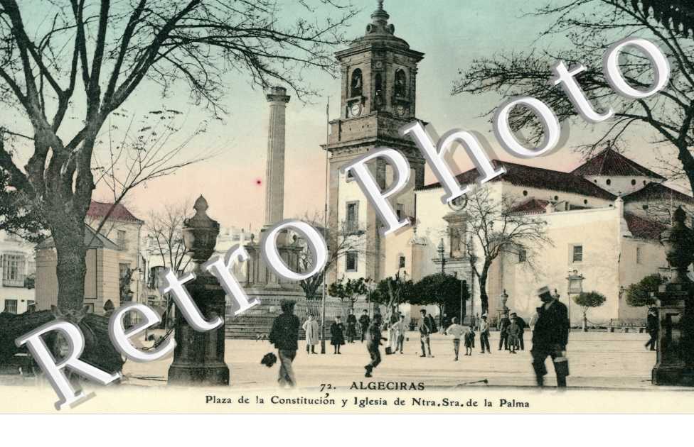 Plaza de la constitucion y Iglesia de Ntra.Sra. de la Palma