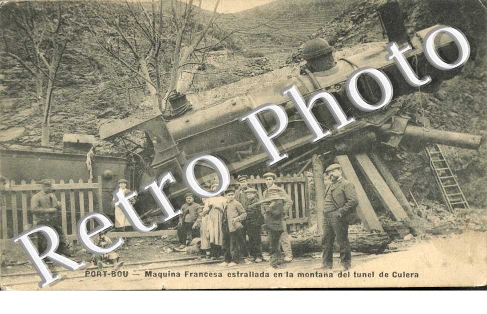 Maquina Francesca estrallada en la montana del tunel de Culera