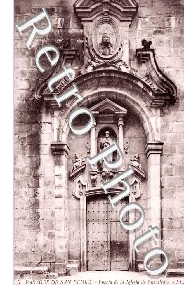 Puerta de la Iglesia de San Pedro