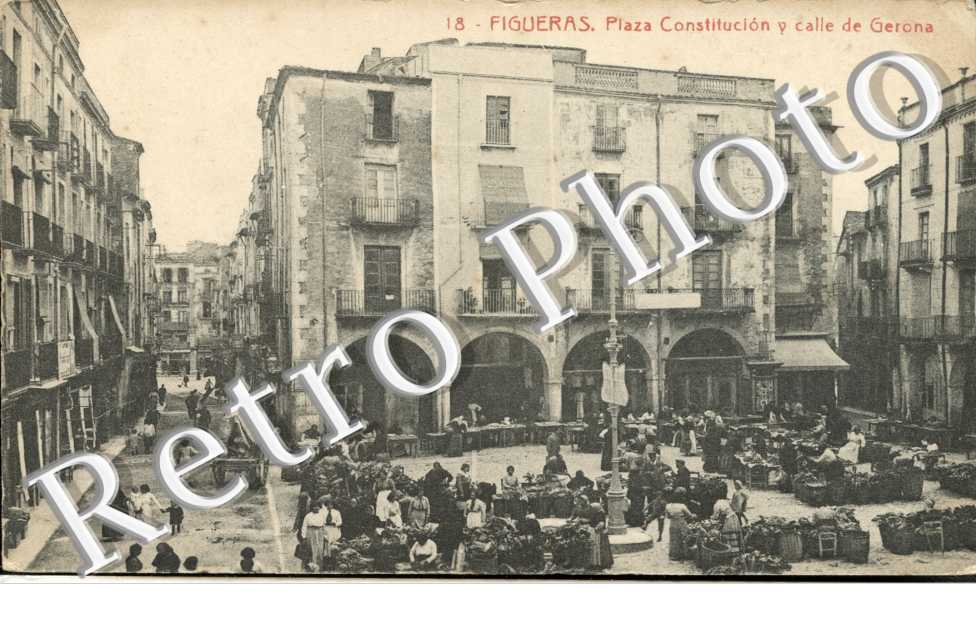 plaza de la Constitucion y calle de Gerona