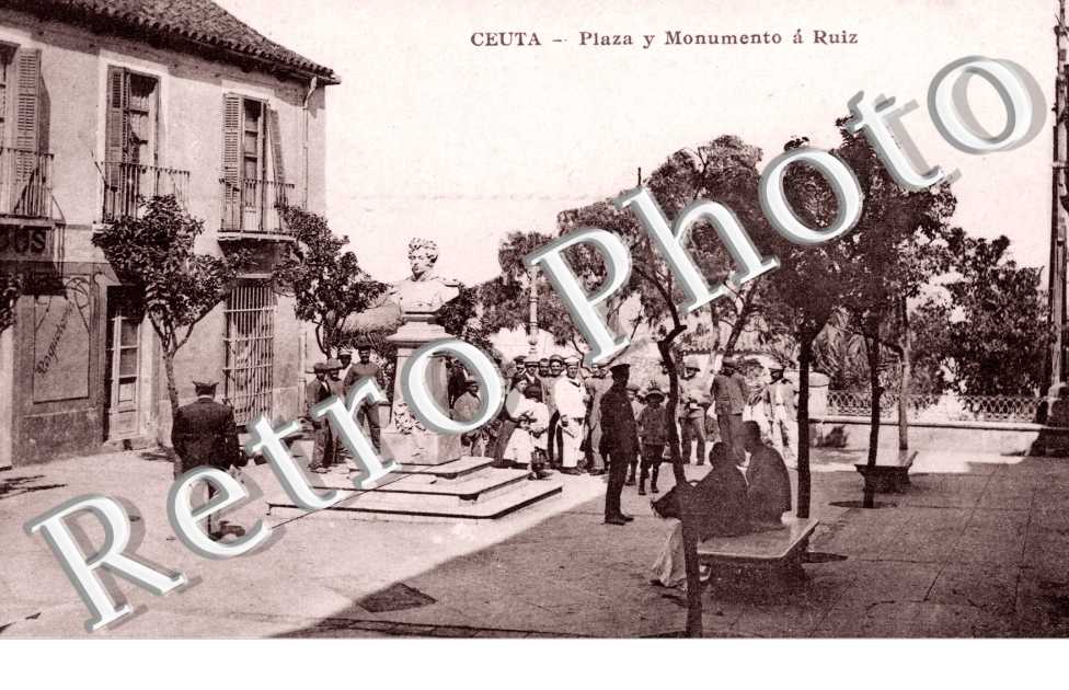 plaza y monumento a Ruiz
