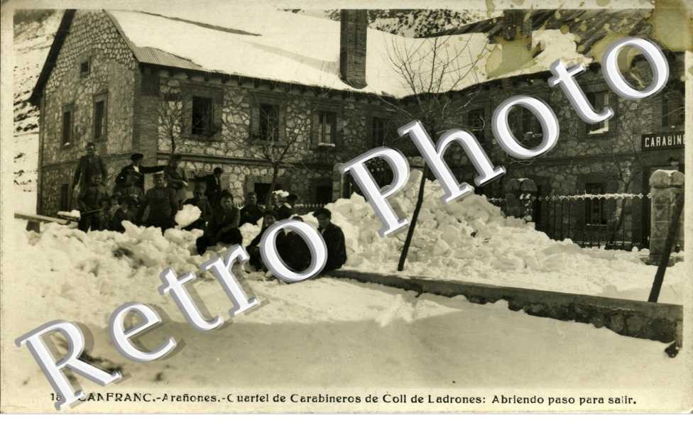 Cuartel de Carabineros de Coll de Ladrones, Abriendo paso para salir, Arañones