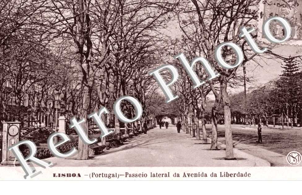 passeio lateral da avenida da Liberdade