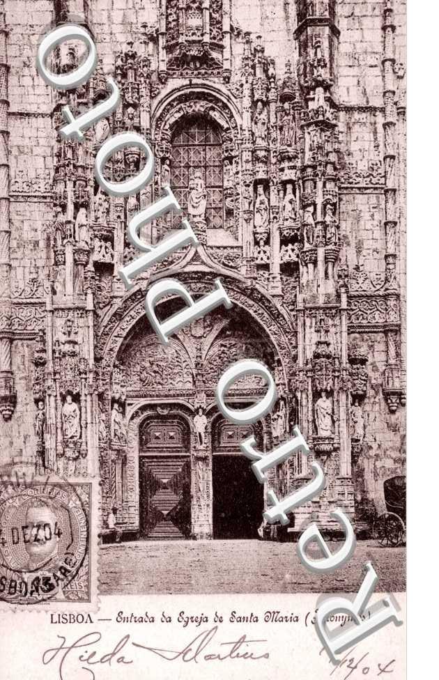 entrada da egreja de Santa Maria