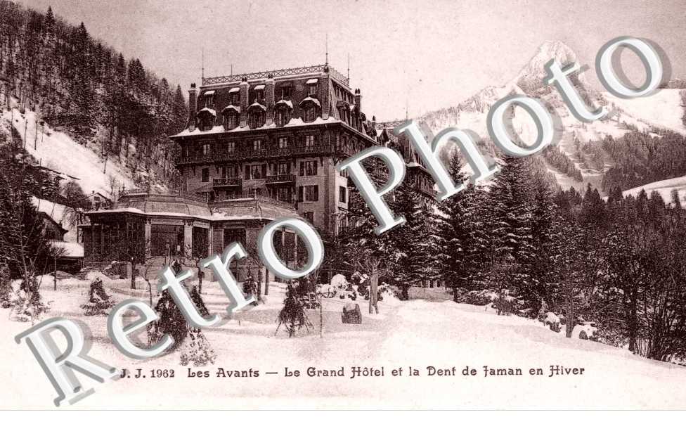 le Grand Hotel et la dent de Jaman en Hiver