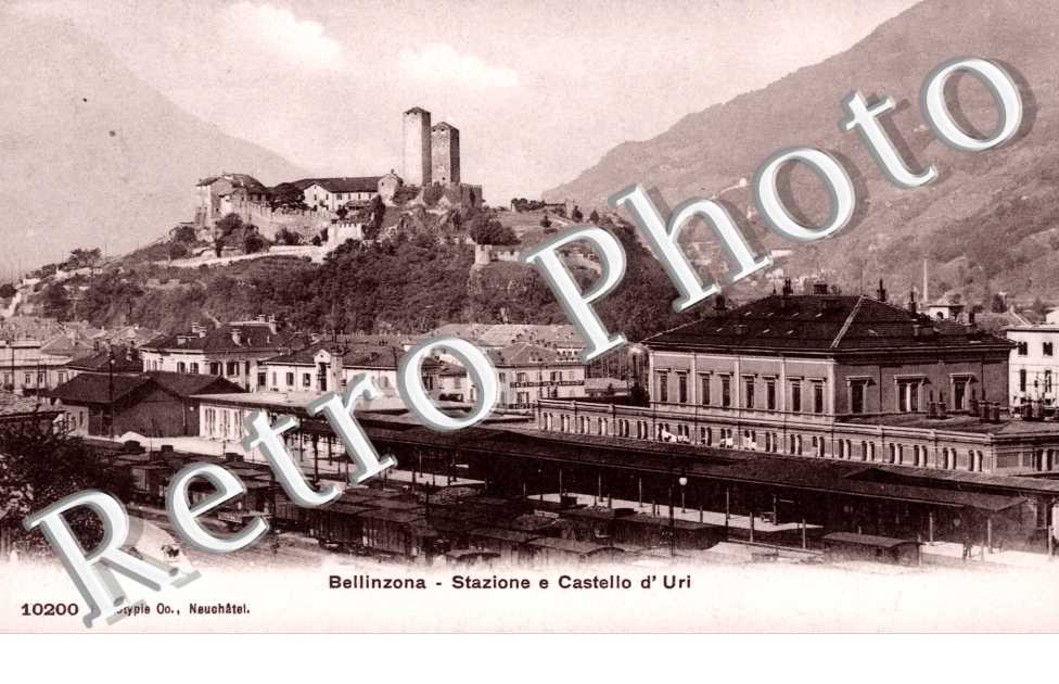 Stazione e Castello d'Uri