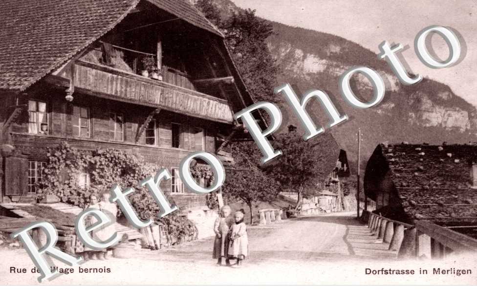 Dorfstraße in Merligen. Rue de village bernois