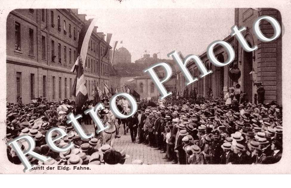 Ankunft der Eidg. Fahne. Arrivee du drapeau suisse.