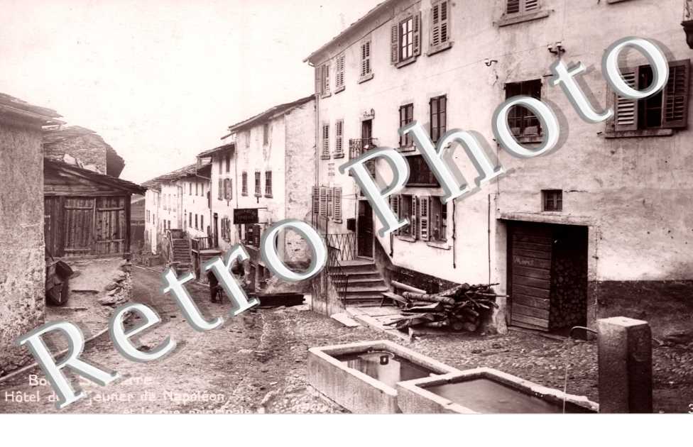Hotel du dejeuner de Napoleon I et la rue principale