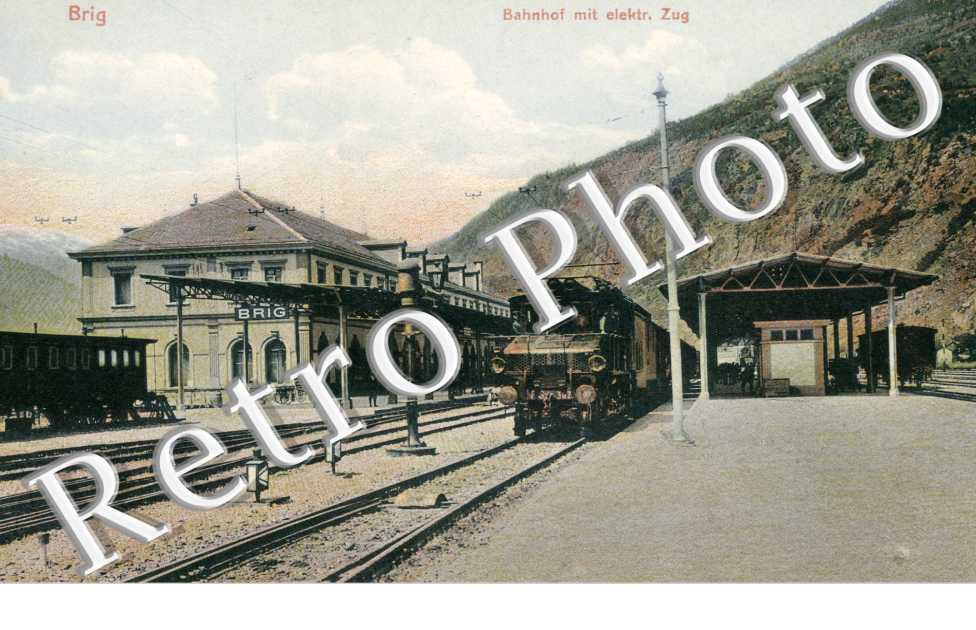 Bahnhof mit elektrische Zug