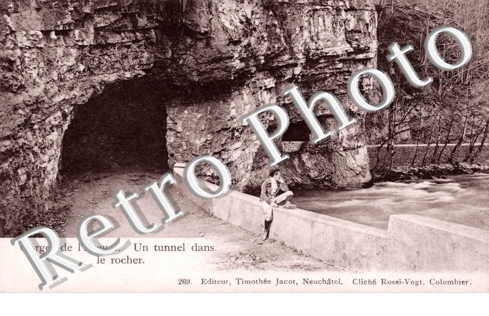 Gorges de l'Areuse - un tunnel dans le rocher